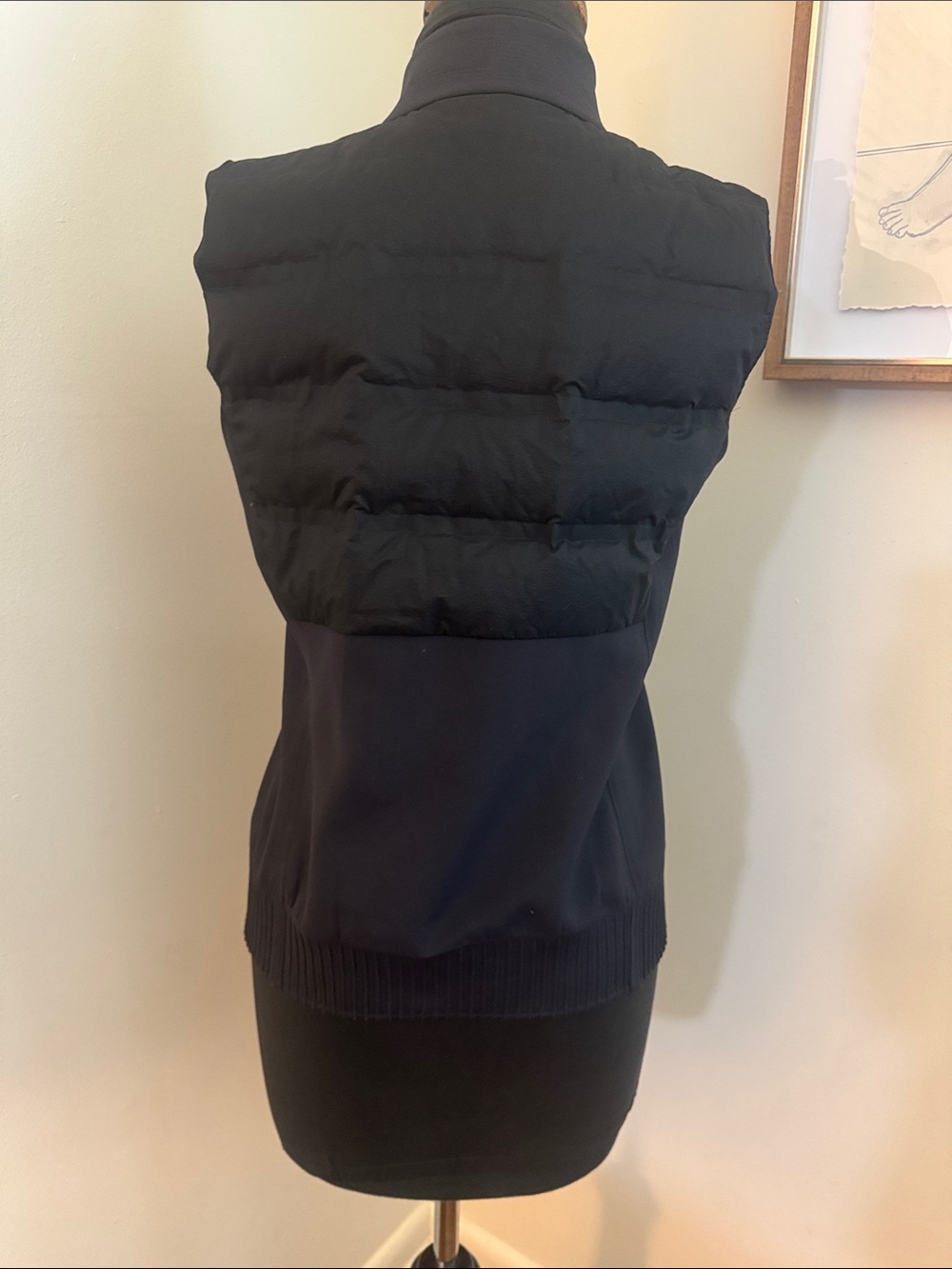 Lululemon | Down & Around Black Vest -Size 8 - Picture 4 of 8